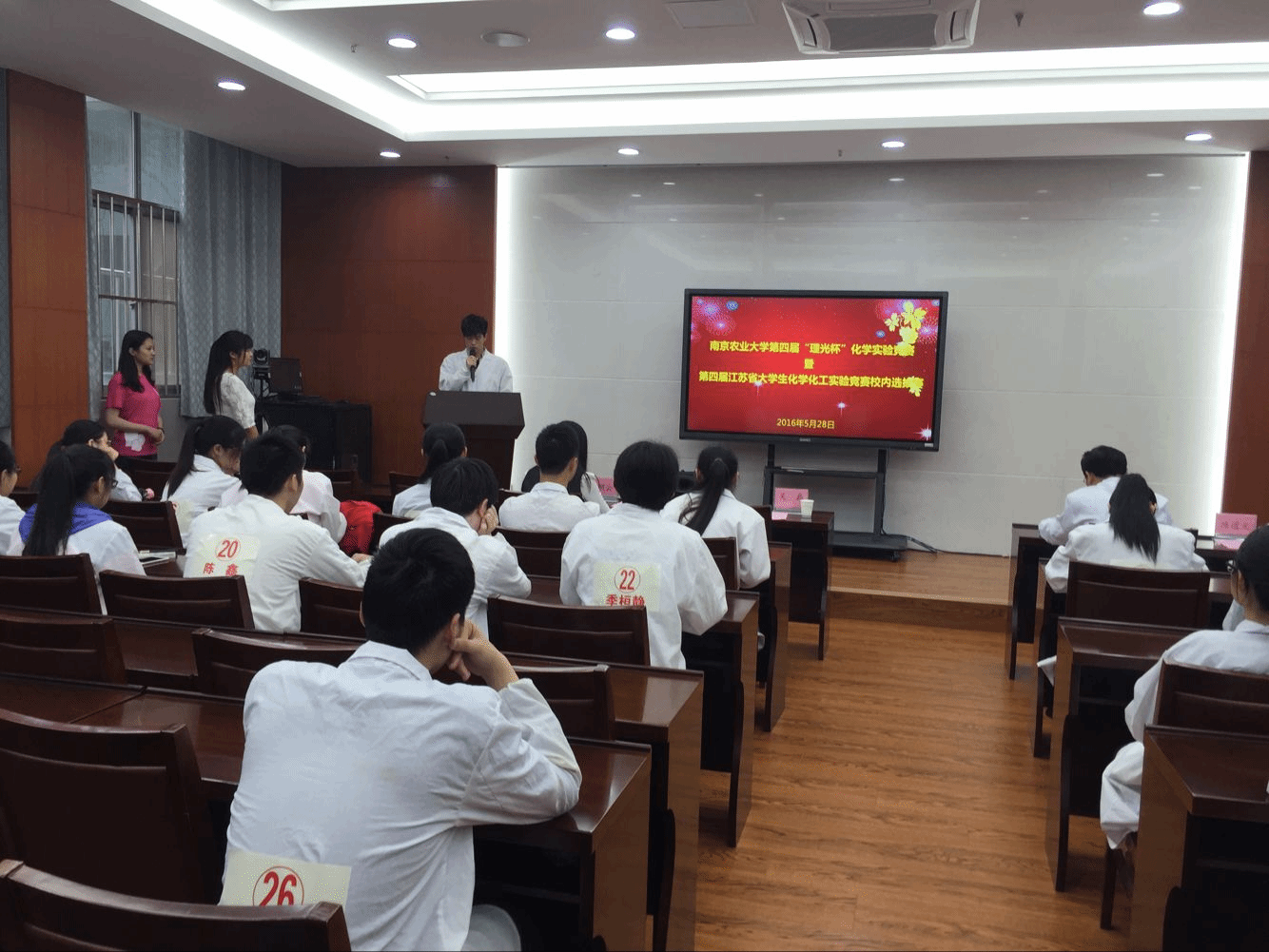 86C6E9FF9C22441EEEB92EBA6FE4AFF5